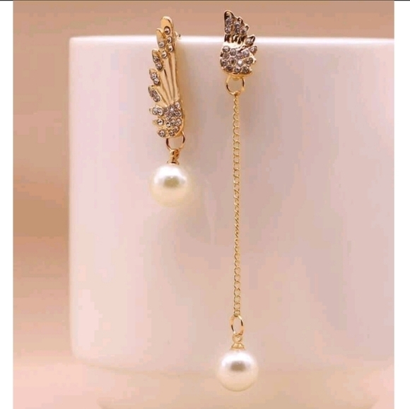 Gold Boho asymmetrical rhinestone pearl Dainty wings Fairy earrings 💖2/$30 - Picture 3 of 11
